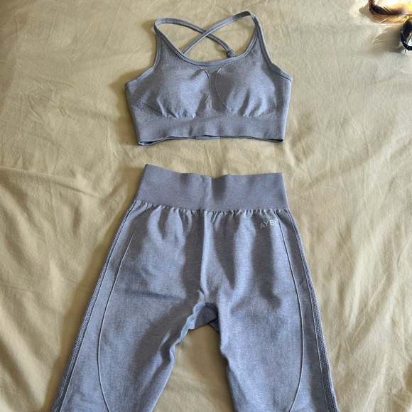 AYBL Set - sports bra and leggings - Picture 5 of 5